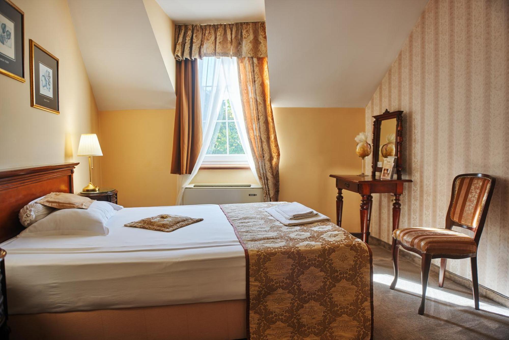 Garni Hotel Andric سومبور المظهر الخارجي الصورة